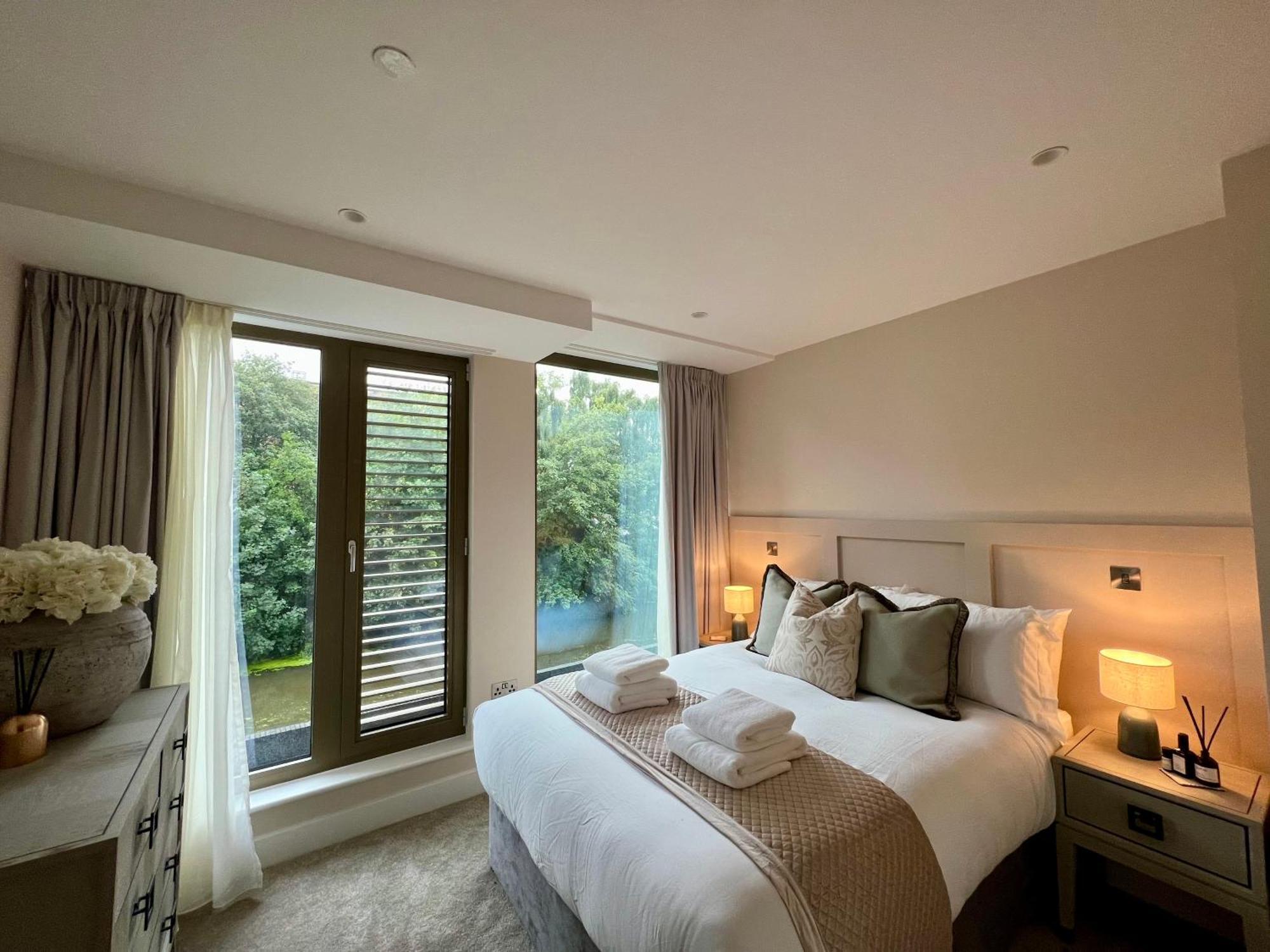 The Noir Blanc Retreat At Ryedale House Apartment York Luaran gambar
