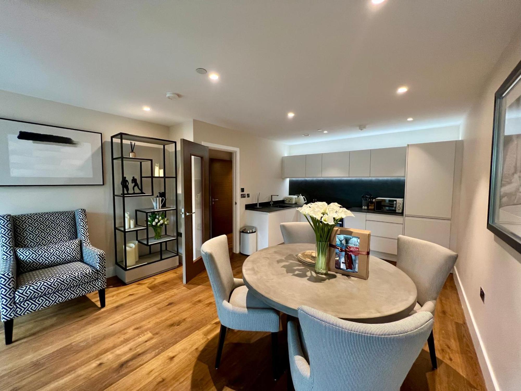 The Noir Blanc Retreat At Ryedale House Apartment York Luaran gambar